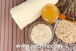 Honey Oatmeal Face Scrub